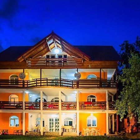 Гостевой дом Casa Cristalina&Dumi Альбац Экстерьер фото